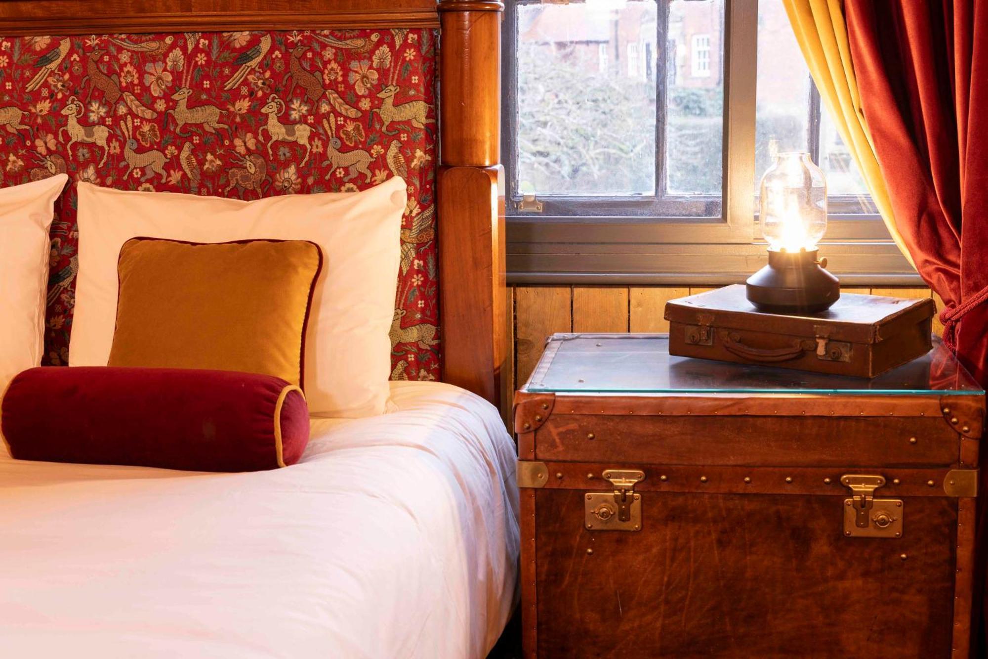 The Dirty Bottles Hotel Алнік Екстер'єр фото
